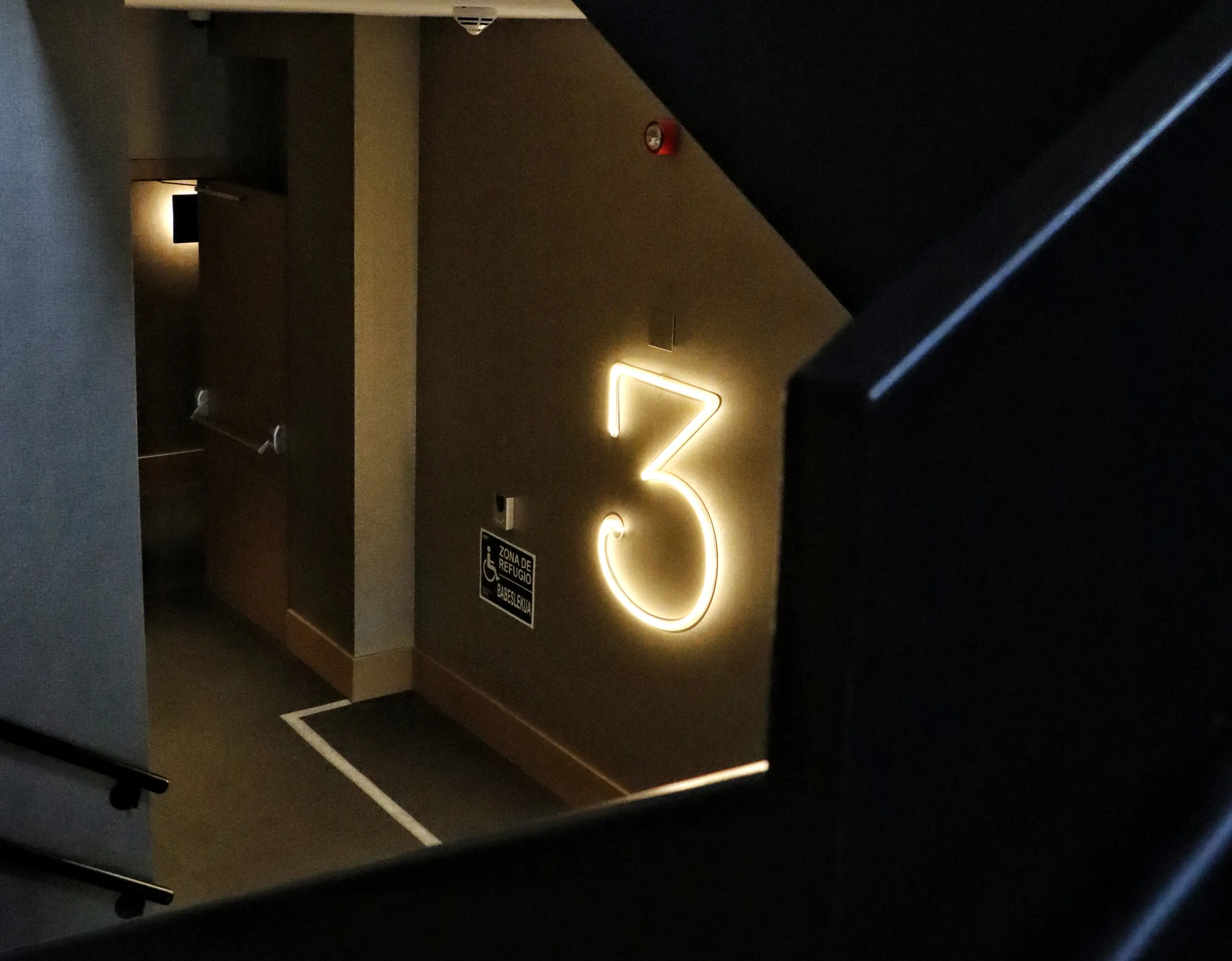club-section-2